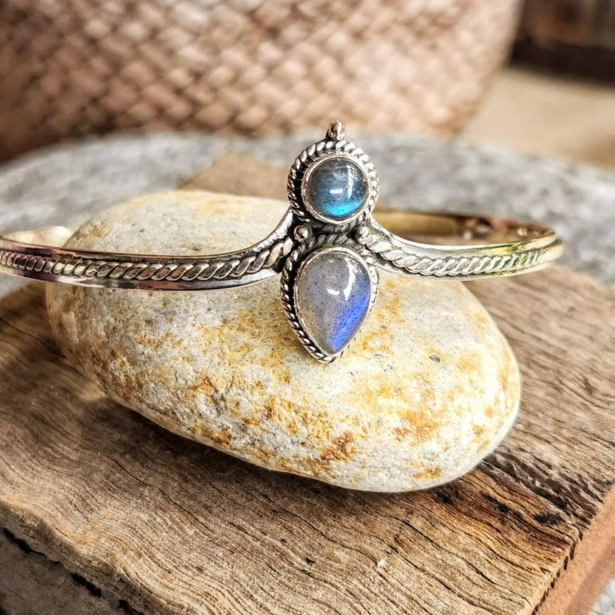 AURA - LABRADORITE STONE CUFF