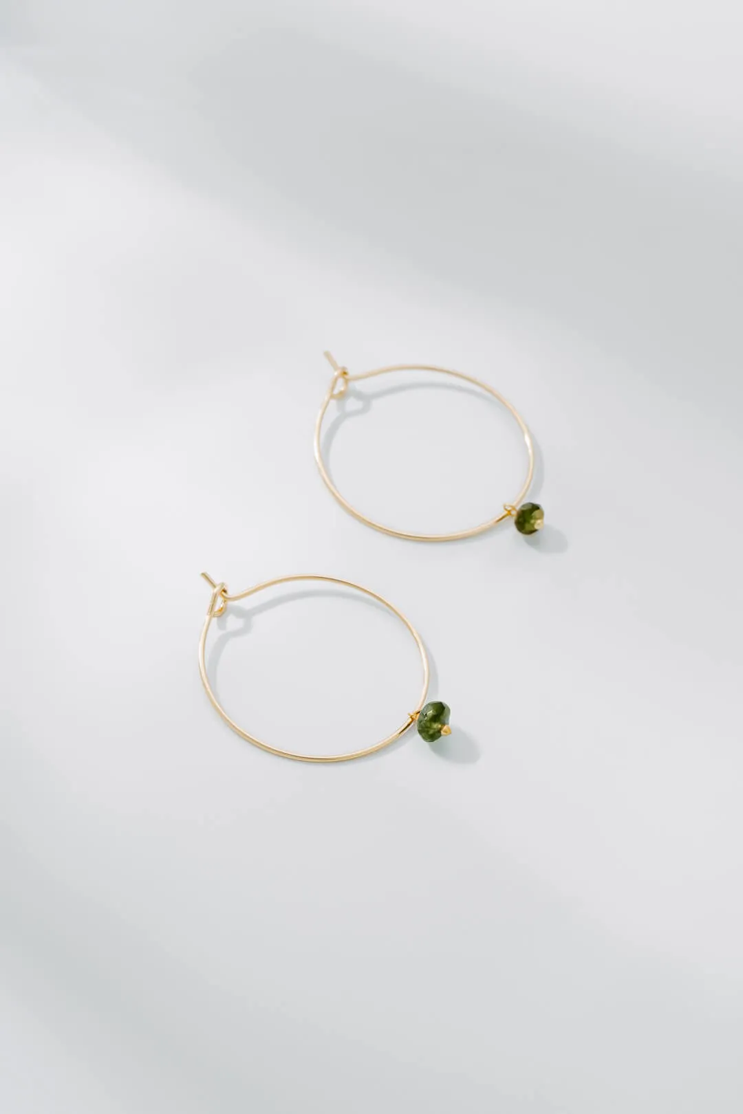 DELICATE HOOPS w/ MINI TOURMALINE