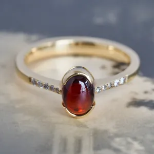 Vintage 18k Gold Garnet and Diamond Ring