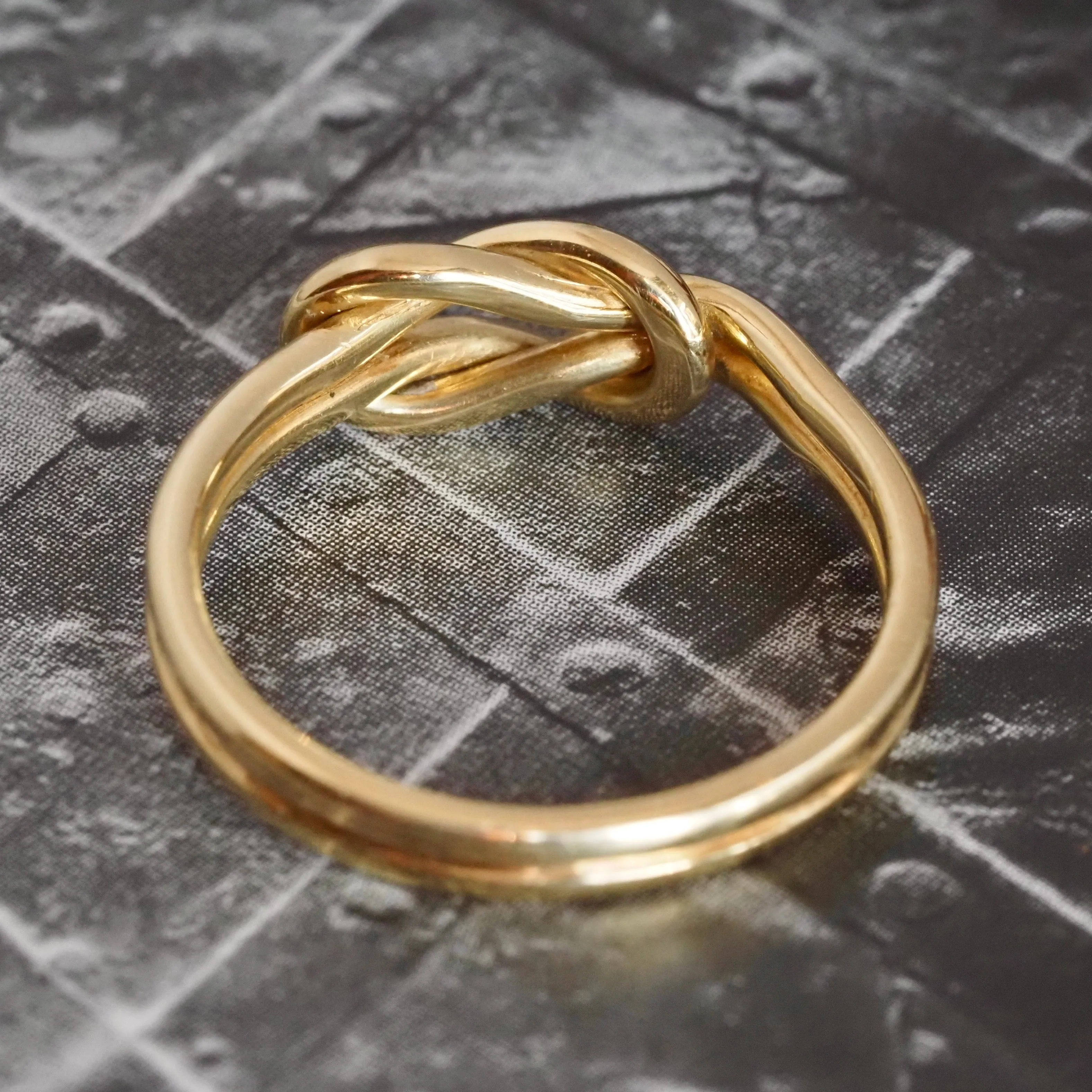 Vintage 18k Gold Knot Ring