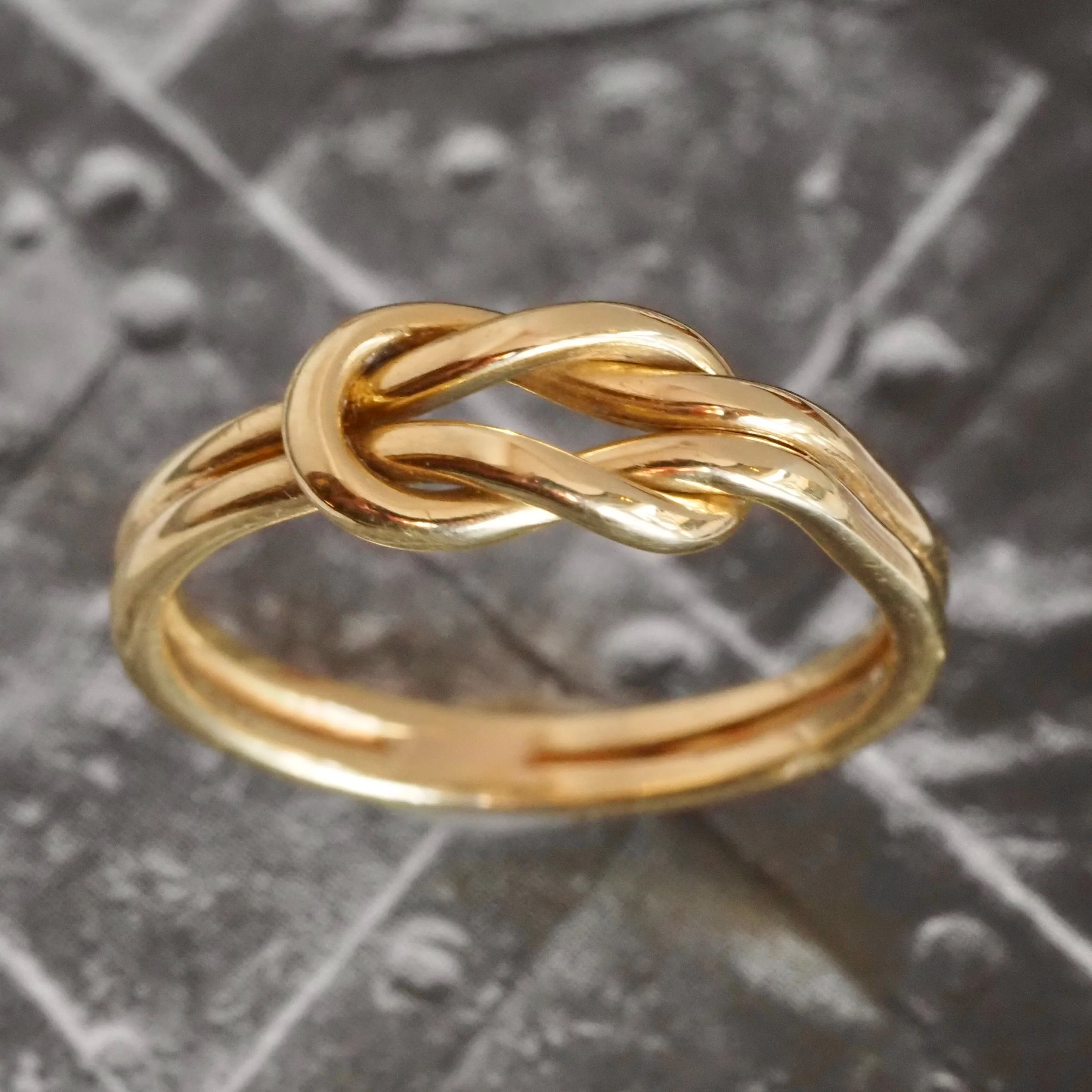 Vintage 18k Gold Knot Ring