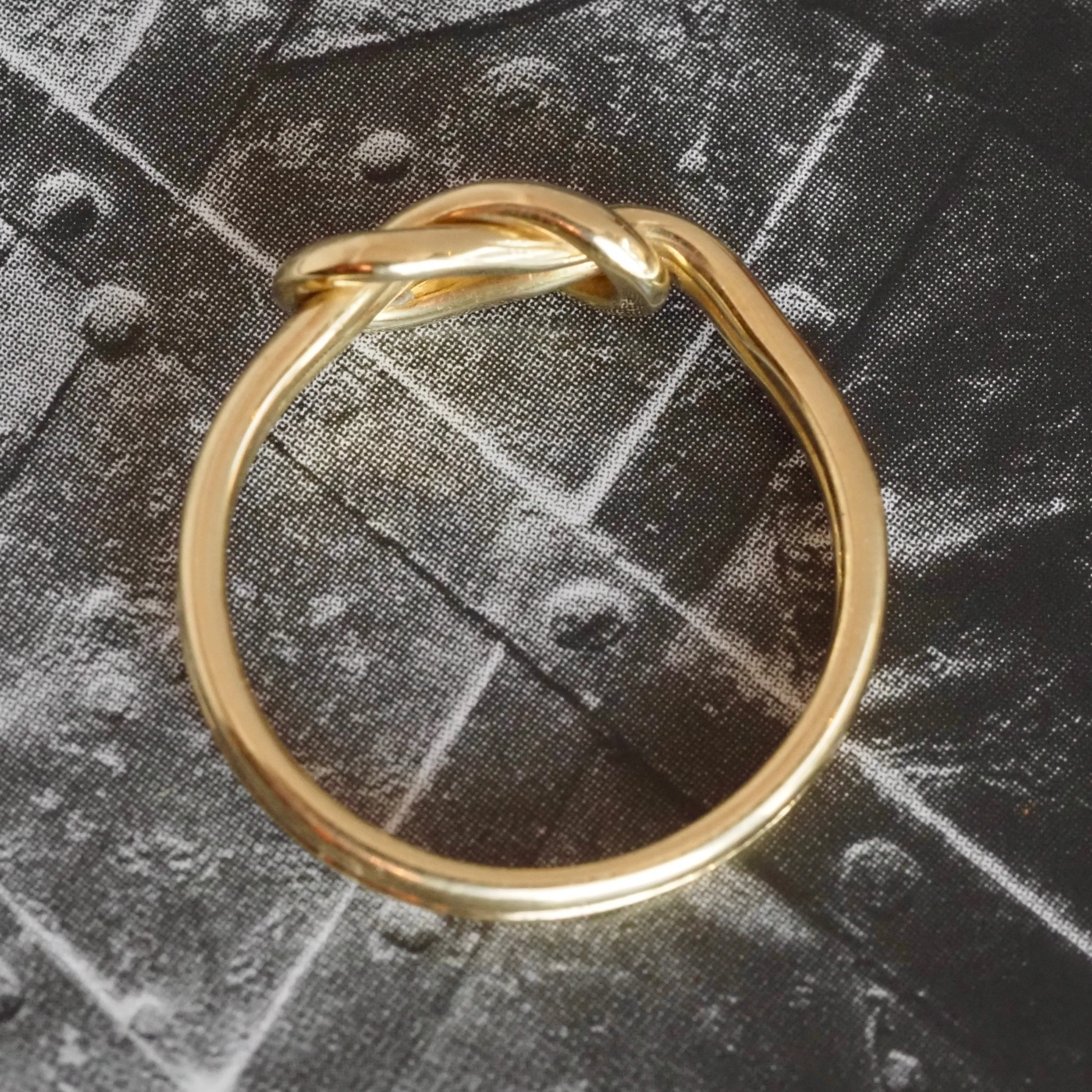 Vintage 18k Gold Knot Ring